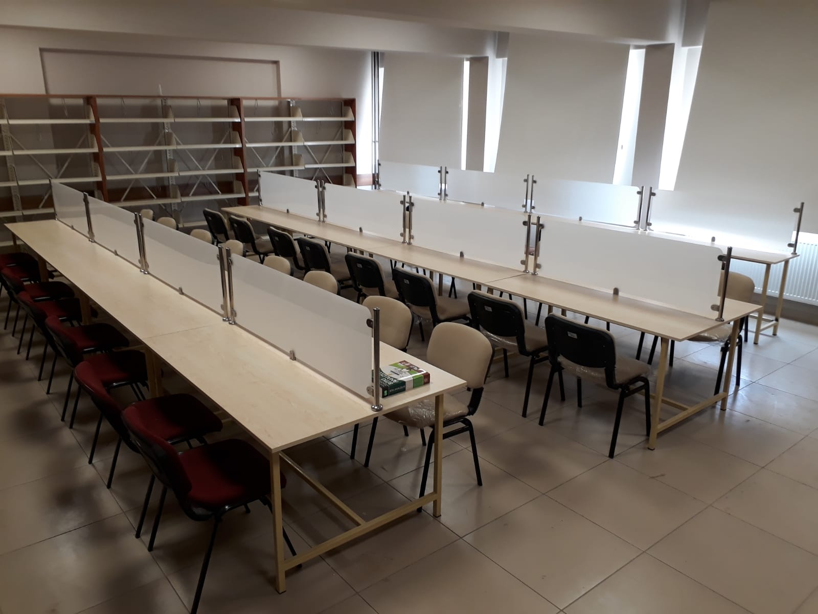 Meslek Yüksekokulumuz Kütüphanesi Öğrencilerimiz Hizmetine Açılmıştır.